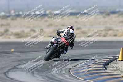 media/Dec-01-2025-Moto Forza (Mon) [[2daa91e15f]]/1-Advanced Group/Session 2 Turn 11 Backside/